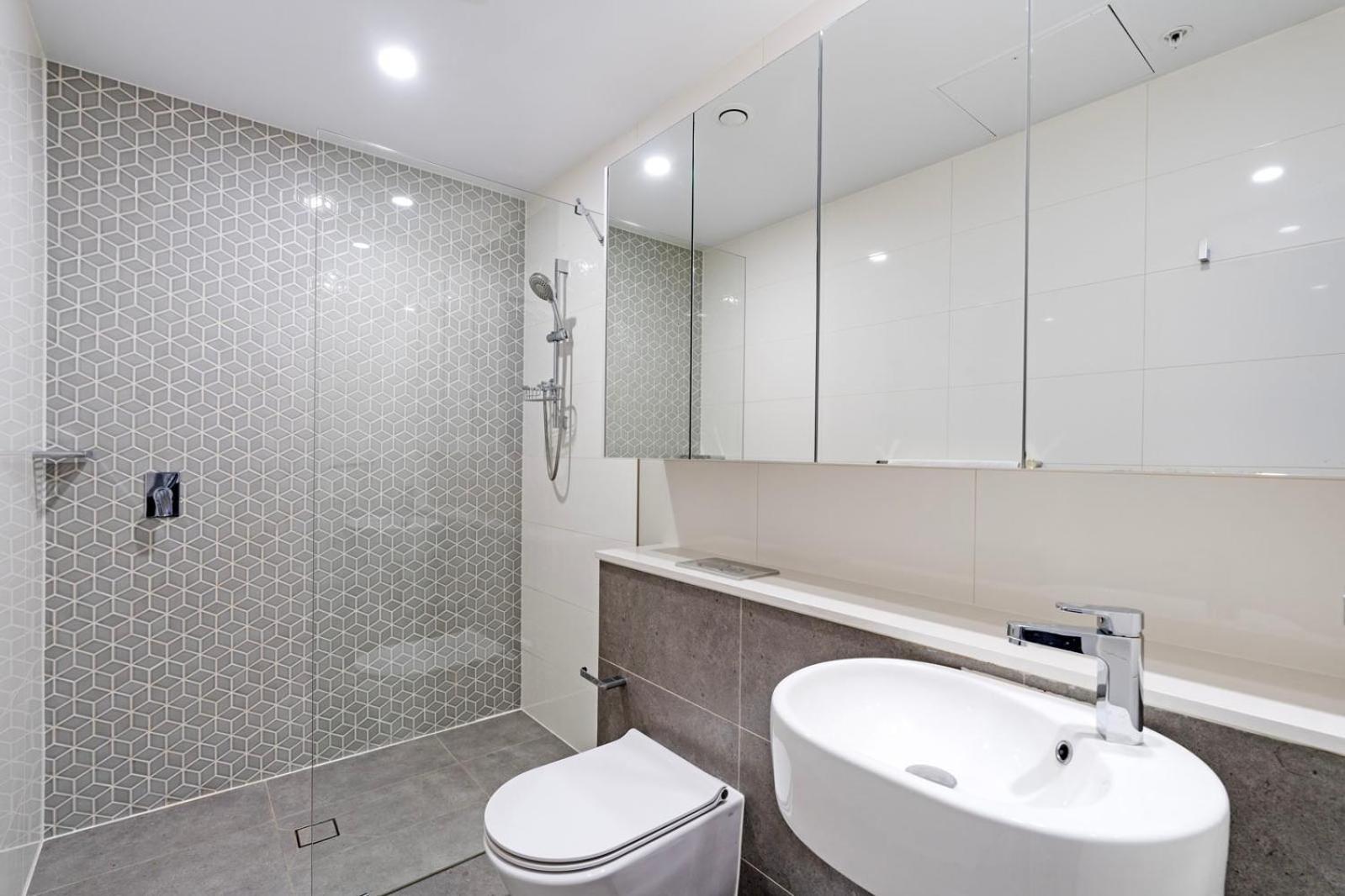 Stylish 3br With Pool & Gym Next To Mascot Station Apartment *