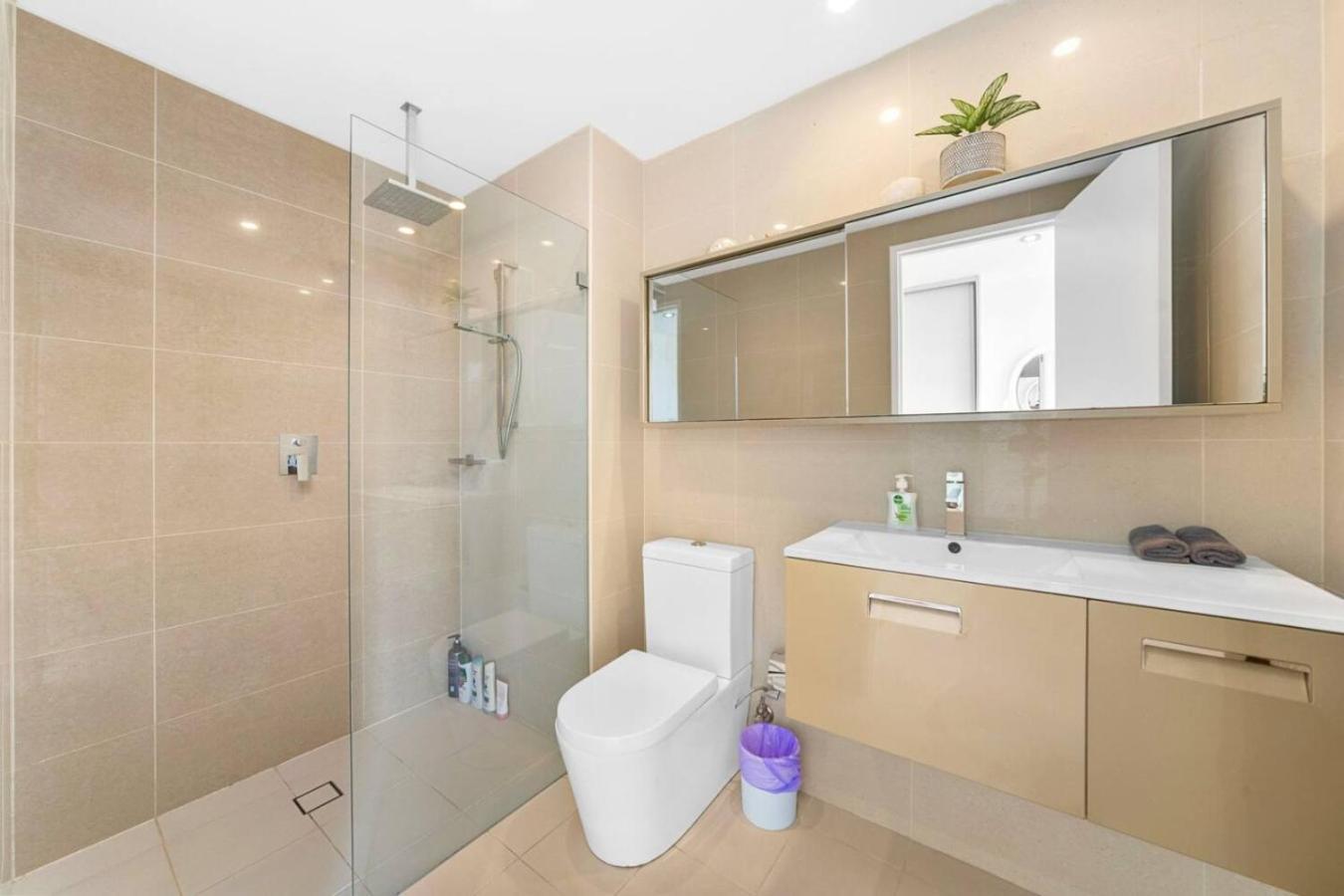 Superb Water View In Rhodes Apartment Sydney