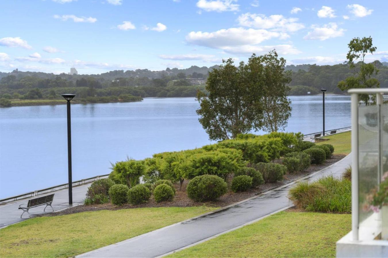 Superb Water View In Rhodes Sydney