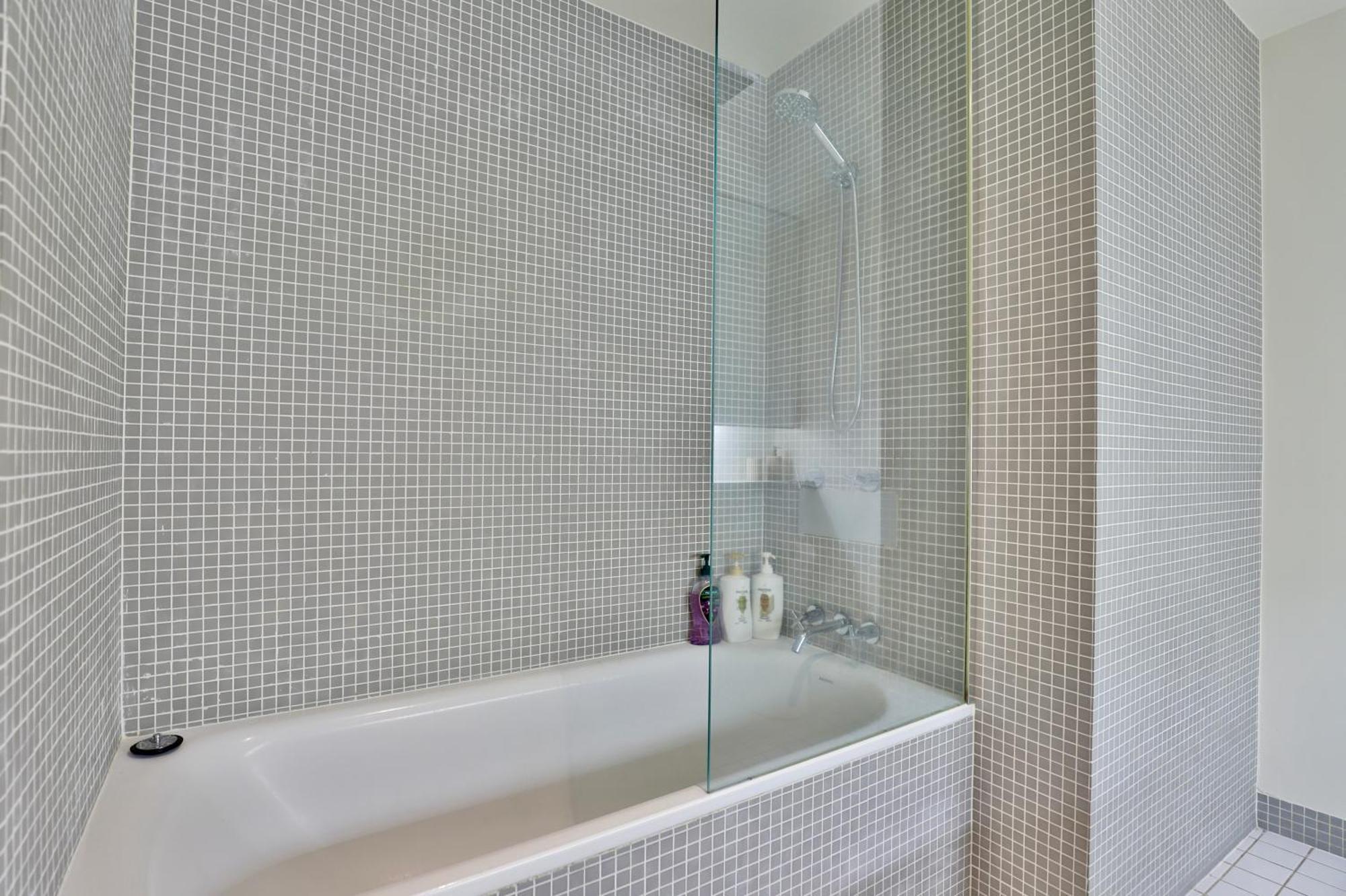 Apartamento Urban Oasis - Views - Parking - Ease *