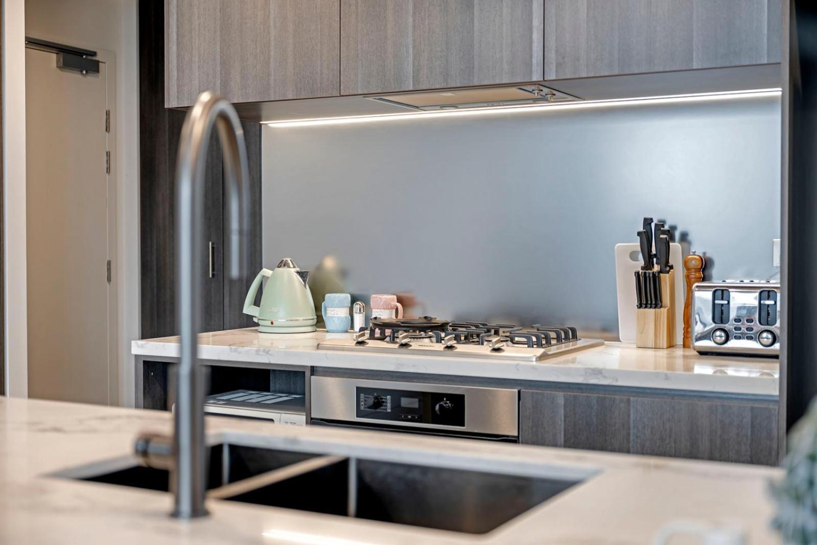 Modem Stylish 2 Bedroom Op Apartment Sydney