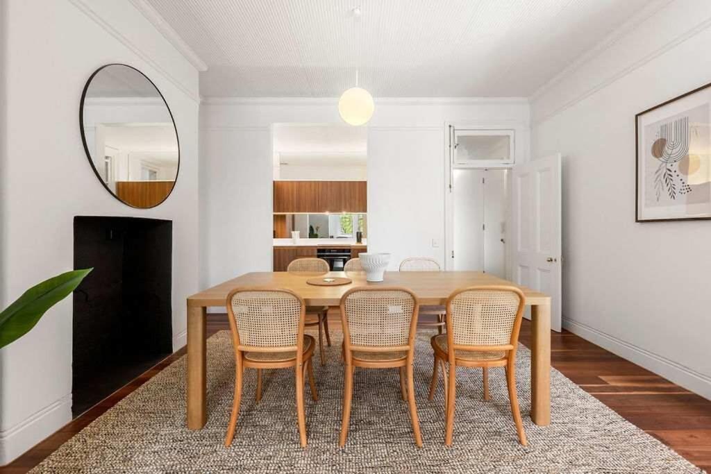 Urban Retreat Near Harbour * Sidney