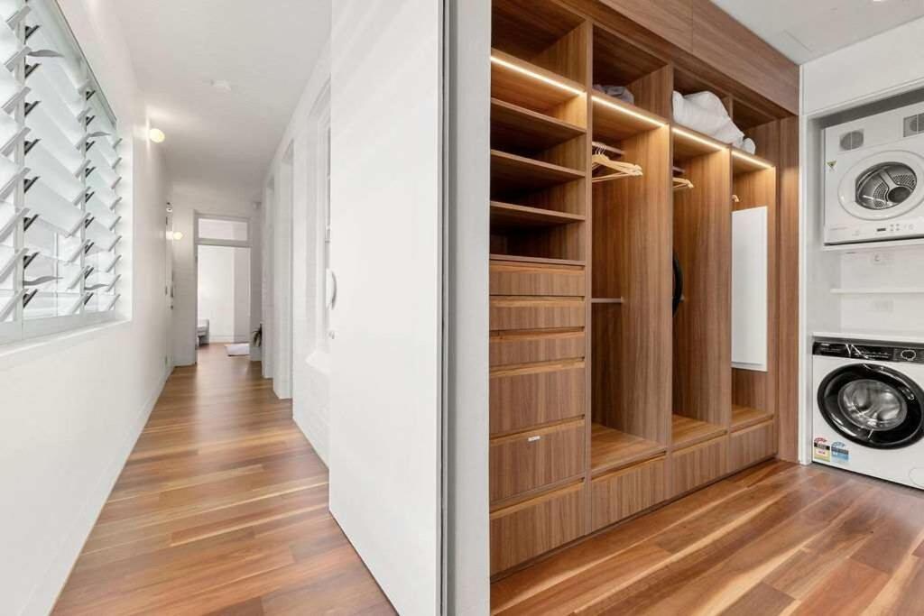 Urban Retreat Near Harbour * Sidney