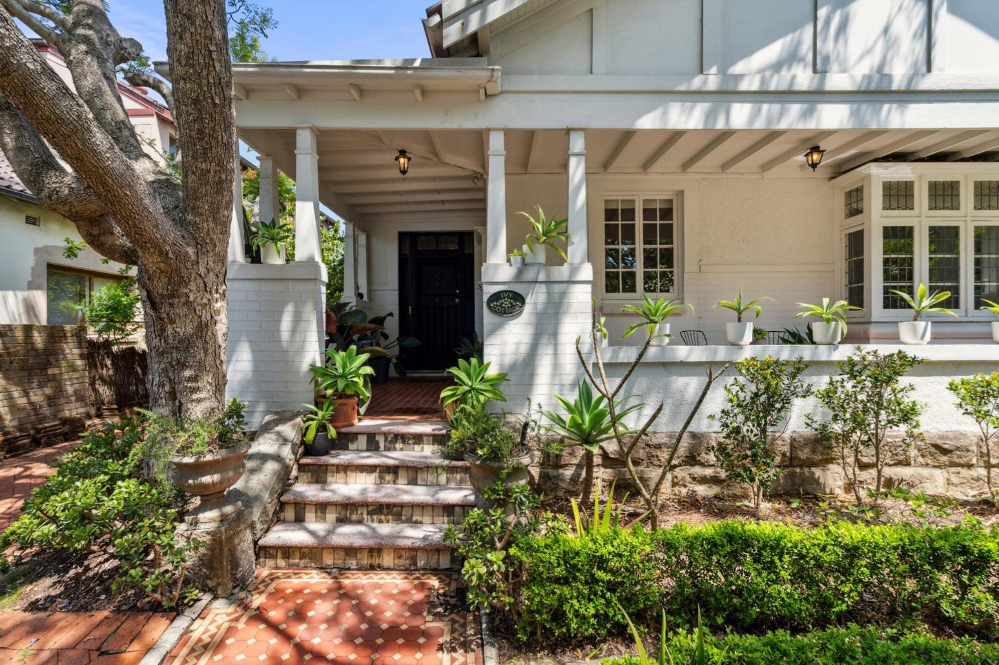 Spacious Garden Retreat-opposite Centennial Park! Holiday home