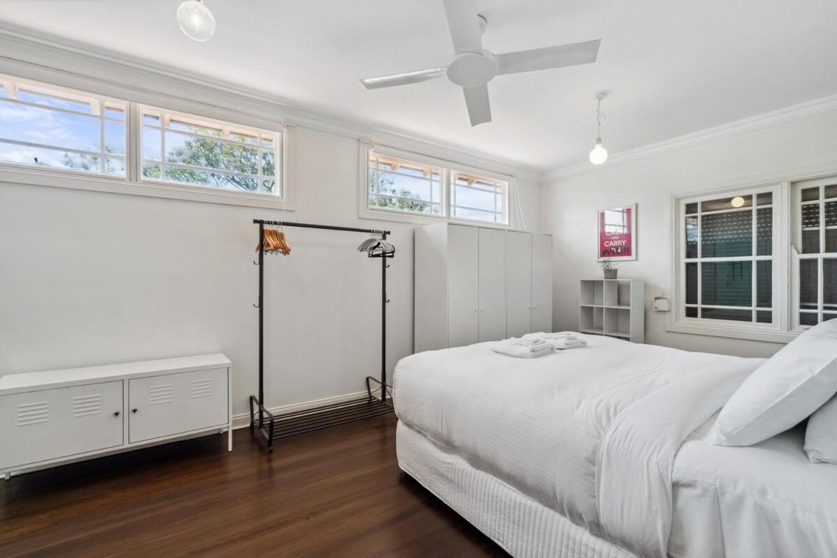 Spacious Garden Retreat-opposite Centennial Park!