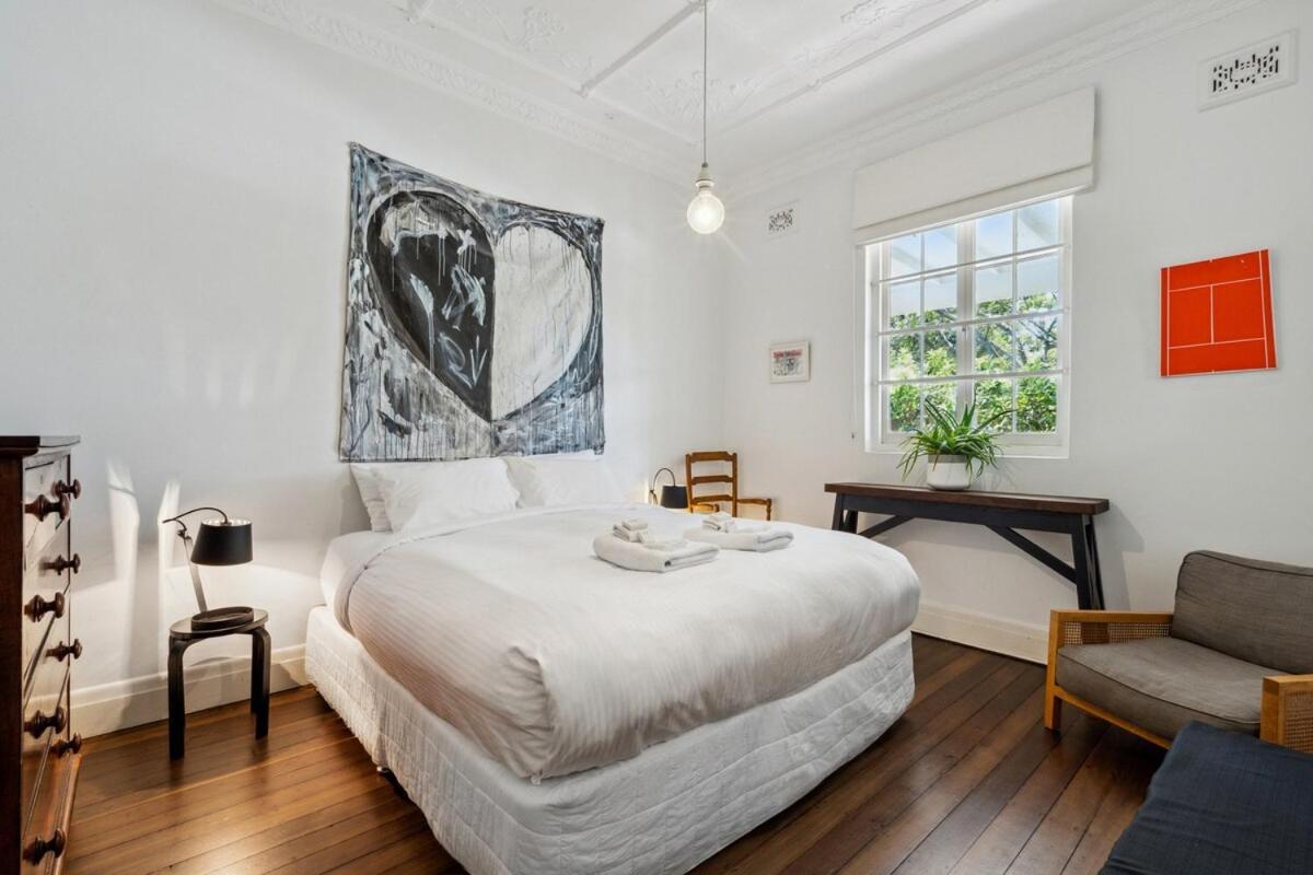Spacious Garden Retreat-opposite Centennial Park!