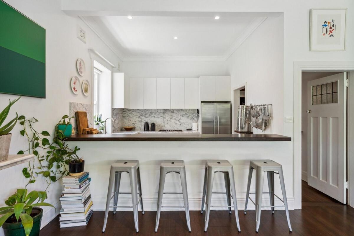 Spacious Garden Retreat-opposite Centennial Park! Holiday home *