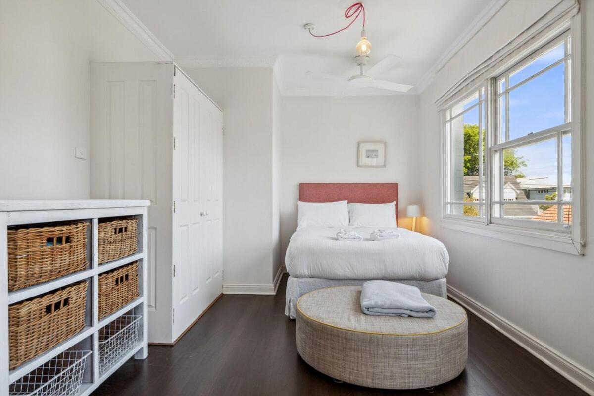 Spacious Garden Retreat-opposite Centennial Park! Holiday home