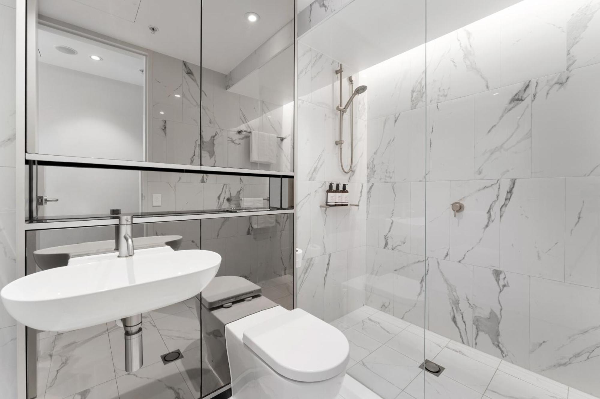 Apartamento Luxury 2br 2ba & Free Parking - 5 Min Walk To Town Hall & Darling Harbour