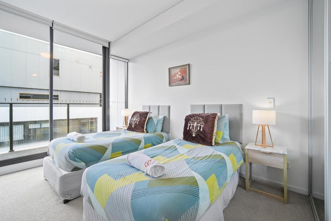 Spacious1 Br@waterfront Olympic Park_free Carpark Sydney