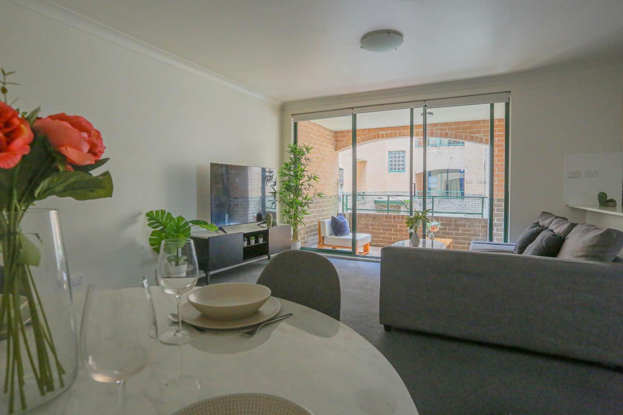 Stylish 2 Bedroom Chippendale Apartment Sydney