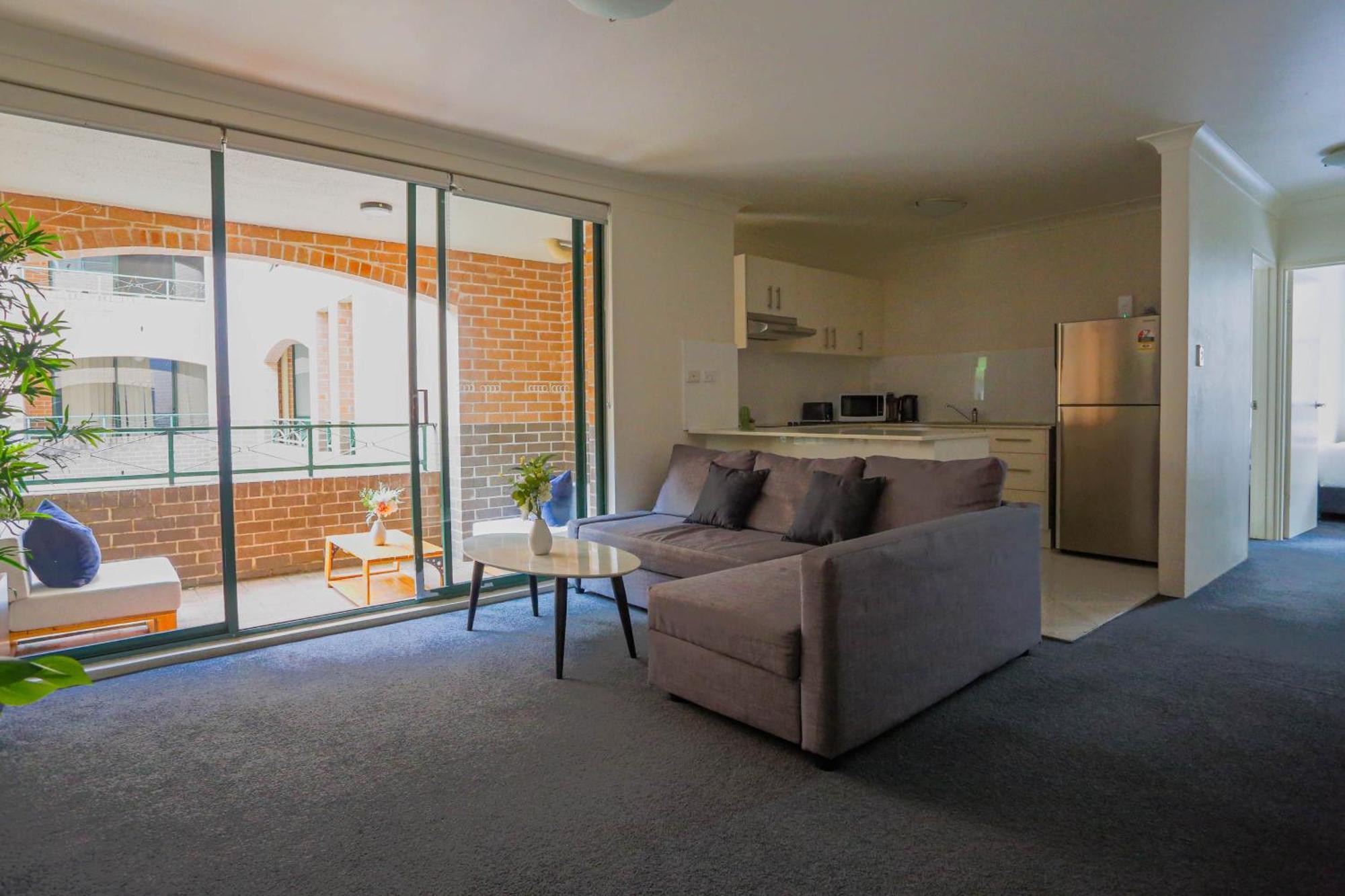 Stylish 2 Bedroom Chippendale