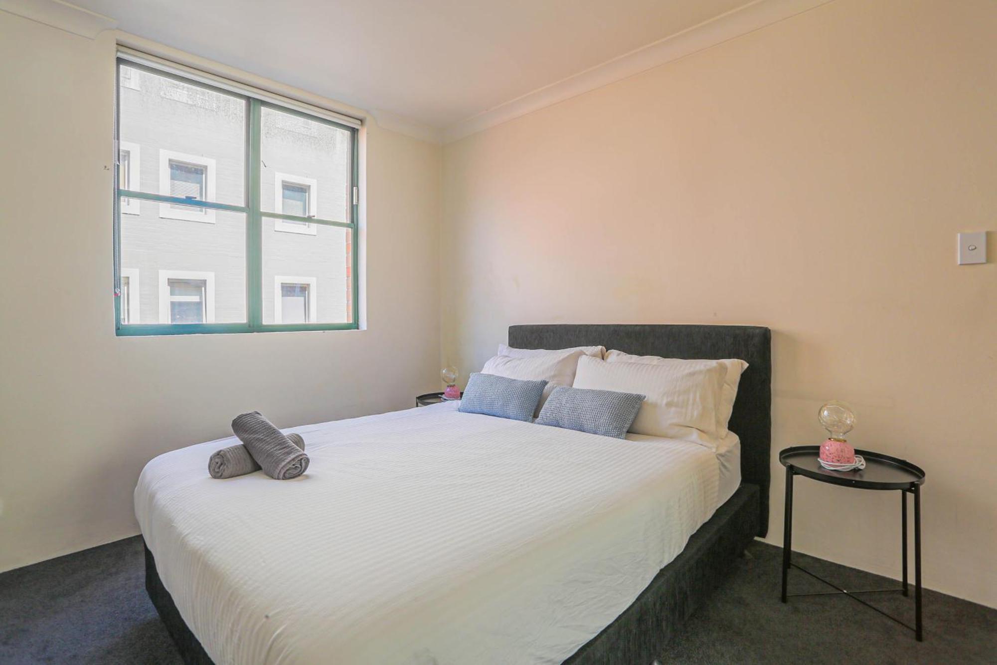 Stylish 2 Bedroom Chippendale Apartment