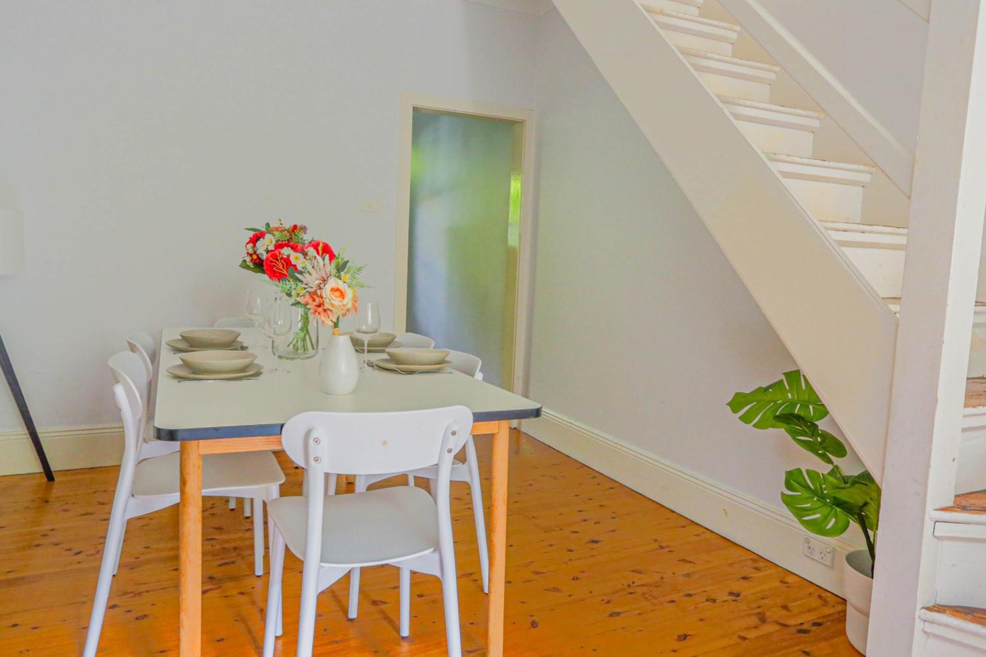Elegant 2 Bedroom On The Edge Of Downtown Dowling St 2 E-bikes Included * Sydney