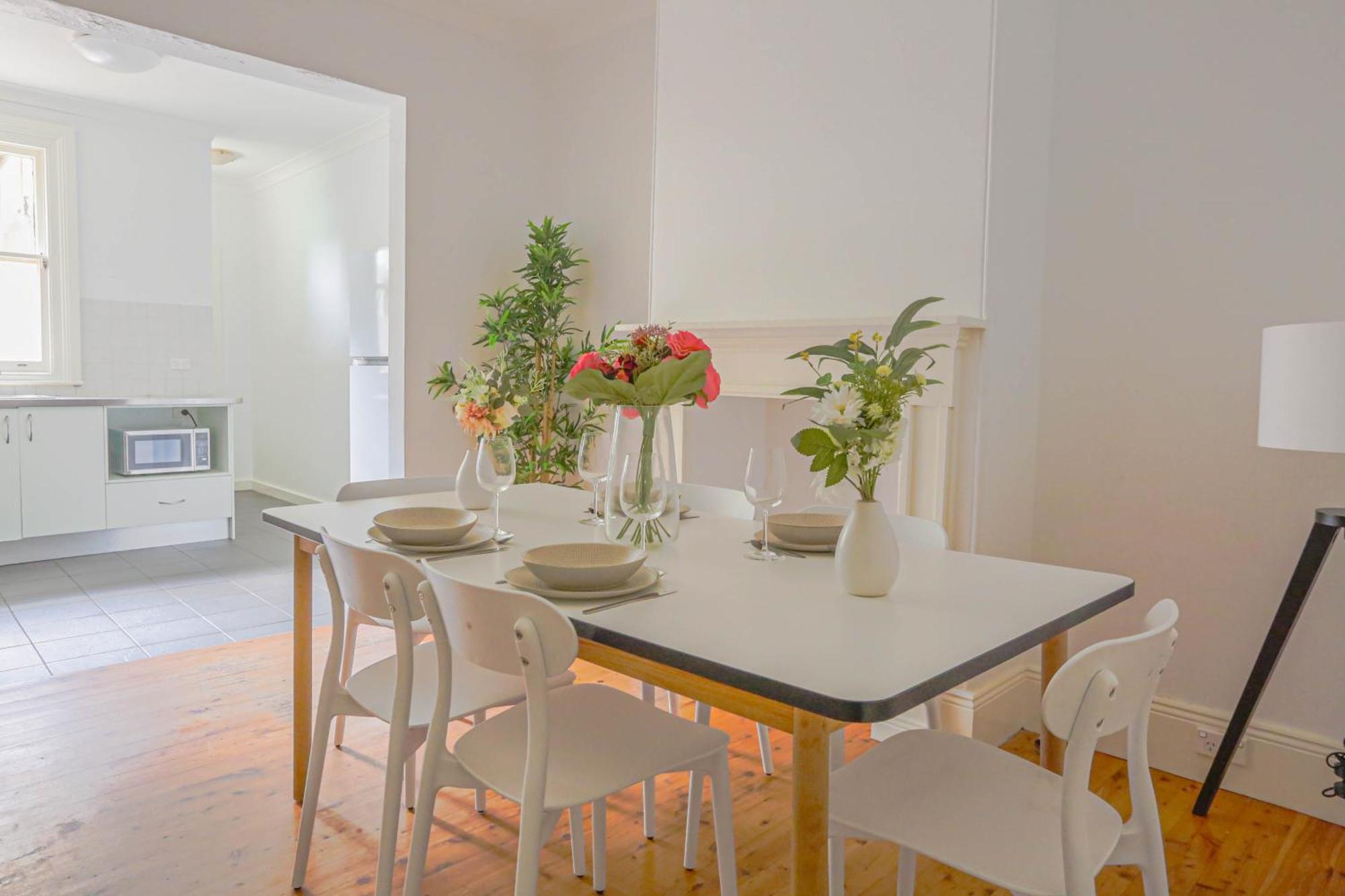 Elegant 2 Bedroom On The Edge Of Downtown Dowling St 2 E-bikes Included Ferienhaus