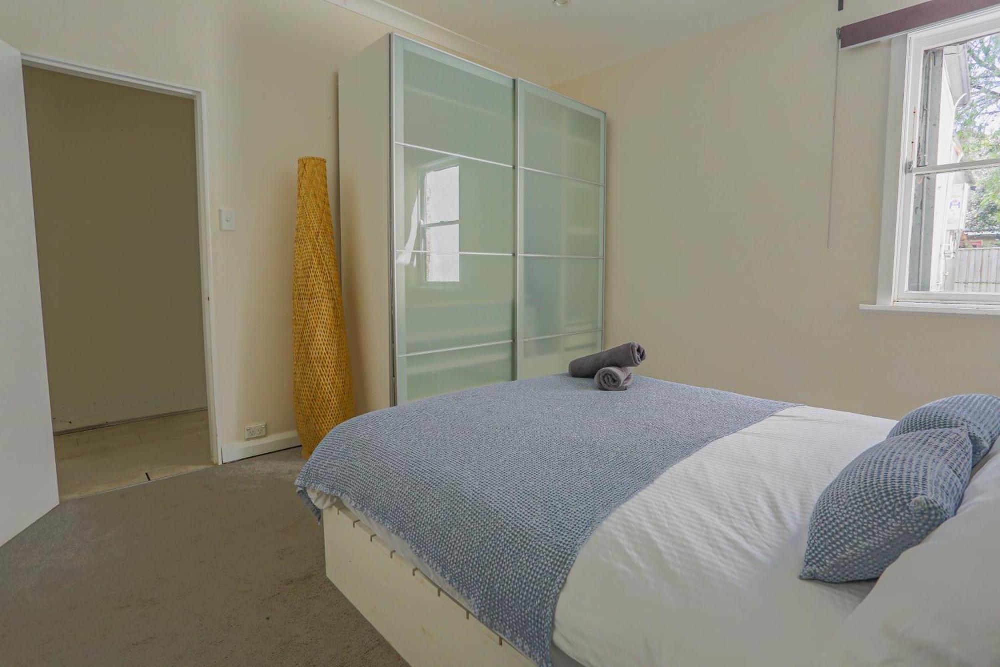 Dynamic 2 Bedroom Close To Buzz Darling St 2 E-bikes Included Holiday home Sydney