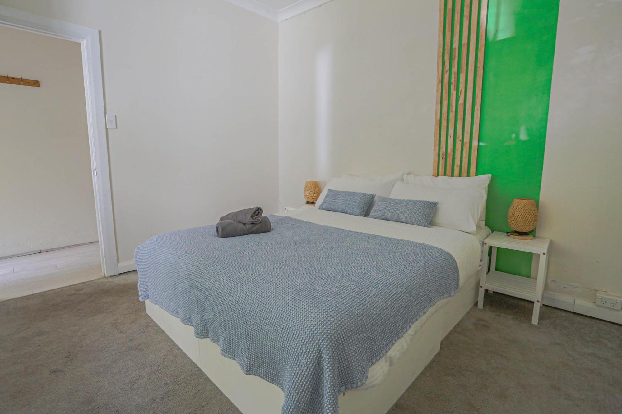 Dynamic 2 Bedroom Close To Buzz Darling St 2 E-bikes Included Holiday home Sydney