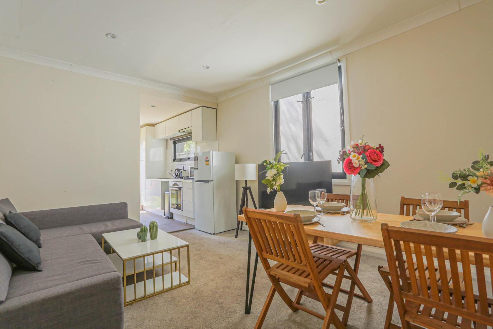 Dynamic 2 Bedroom Close To Buzz Darling St 2 E-bikes Included *
