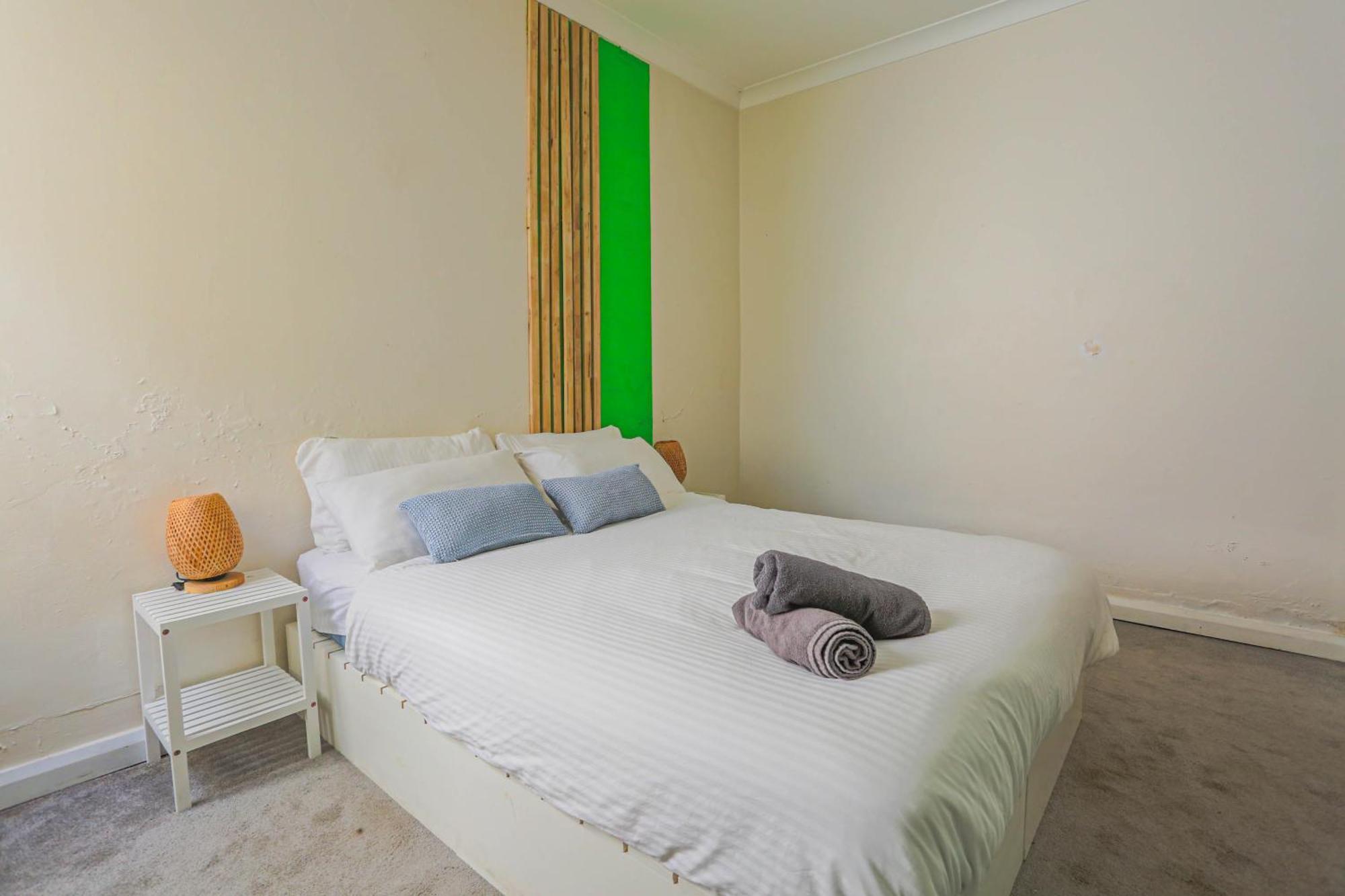 Dynamic 2 Bedroom Close To Buzz Darling St 2 E-bikes Included Sydney