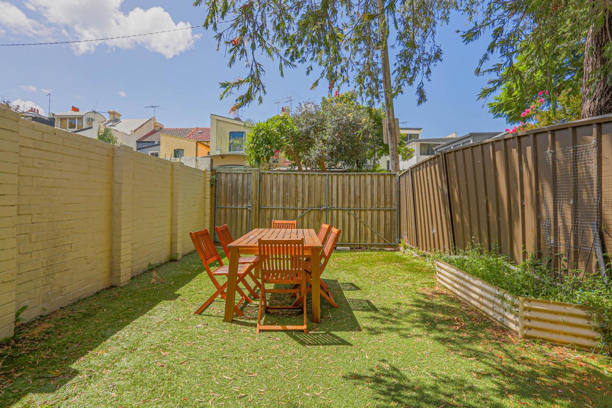 Dynamic 2 Bedroom Close To Buzz Darling St 2 E-bikes Included