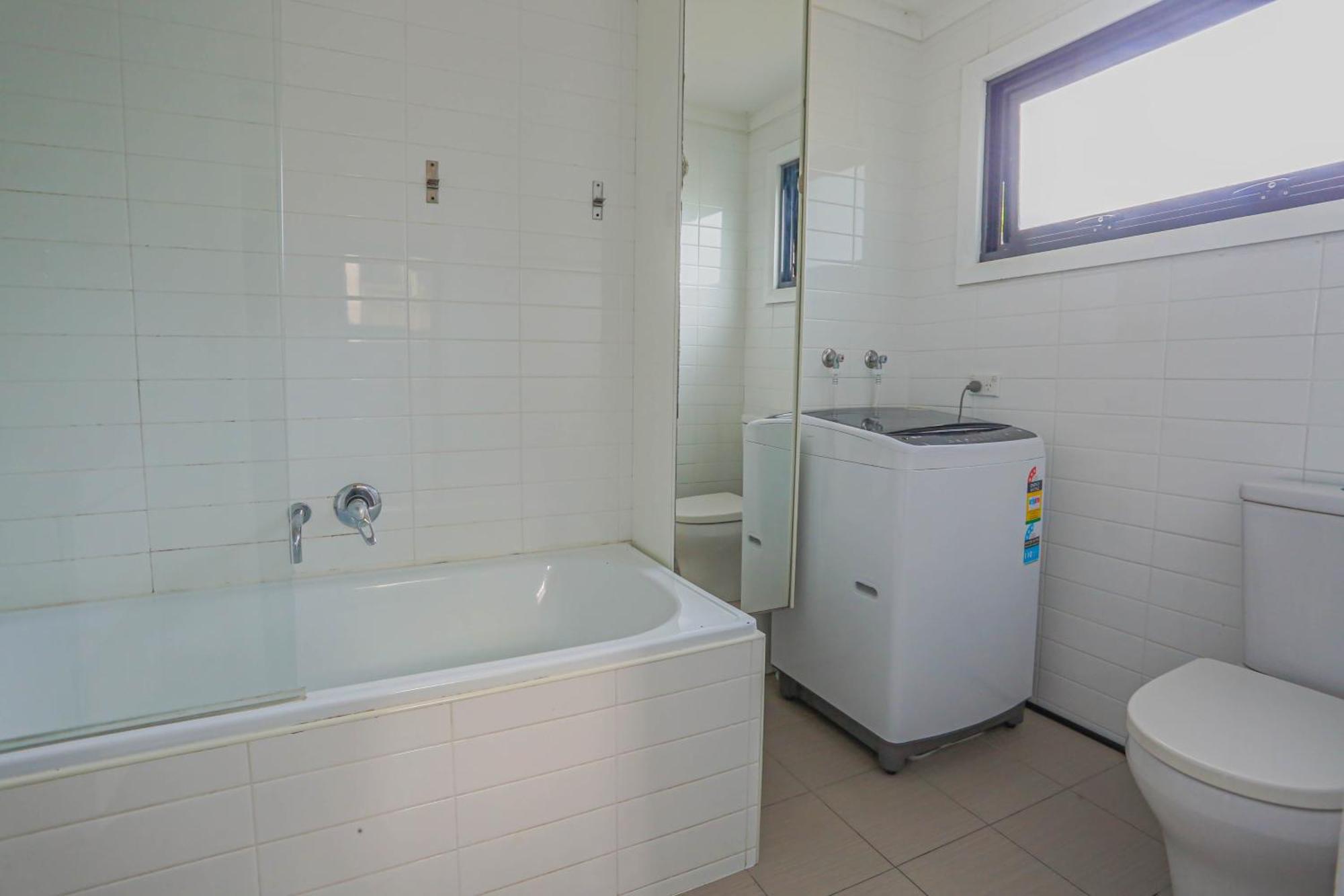 Dynamic 2 Bedroom Close To Buzz Darling St 2 E-bikes Included * Sydney