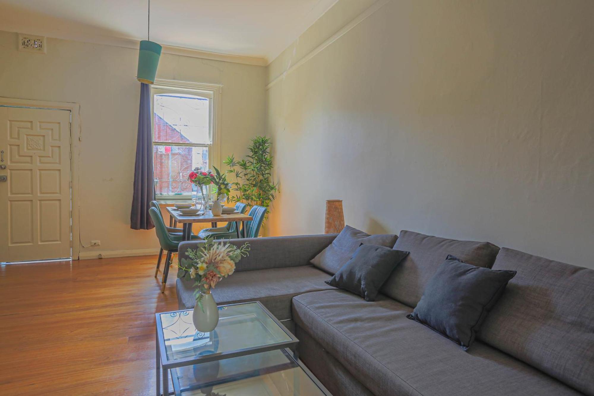 Choice 2 Bedroom House Woolloomooloo * Sidney