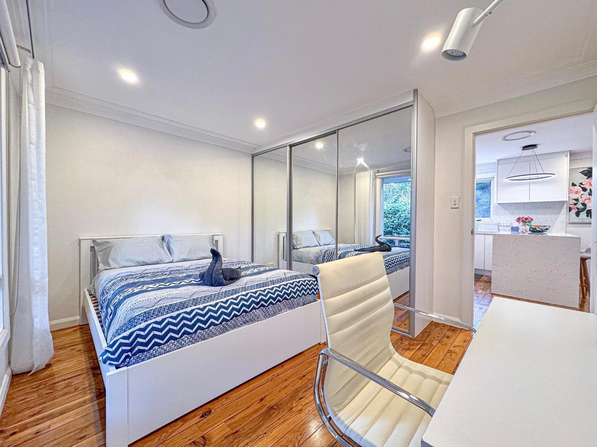 Spacious 4-bedrooms In West Ryde With Wifi, Ac Apartment *