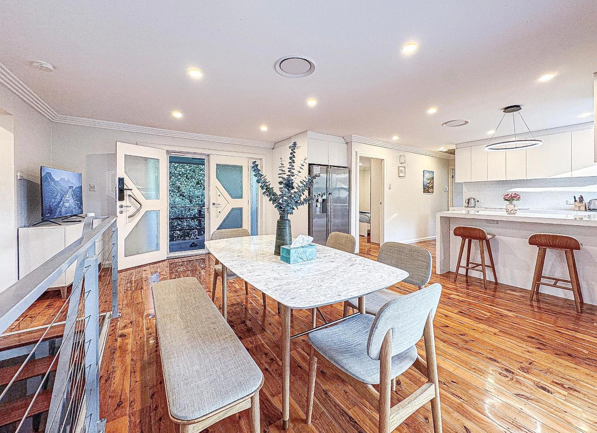 Spacious 4-bedrooms In West Ryde With Wifi, Ac Apartment Sydney