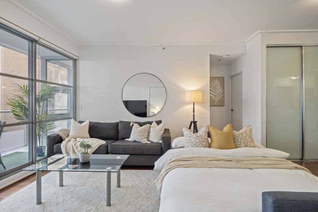 Darling Harbour 2br Retreat With Spacious Balcony Apartment Sydney