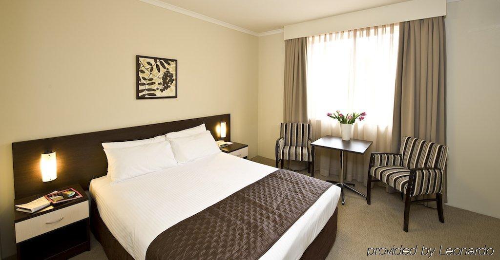 175 Westmead
