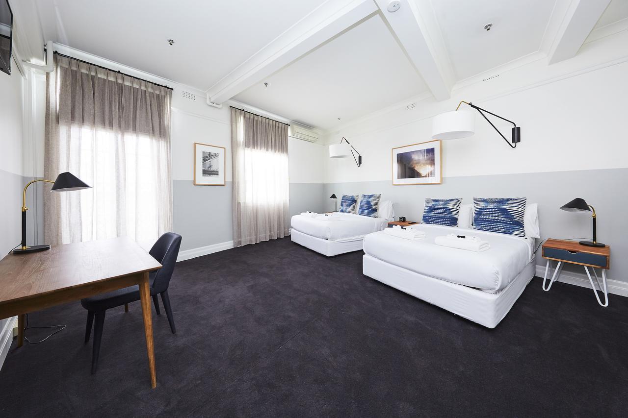 Hotel Bridgeview Willoughby