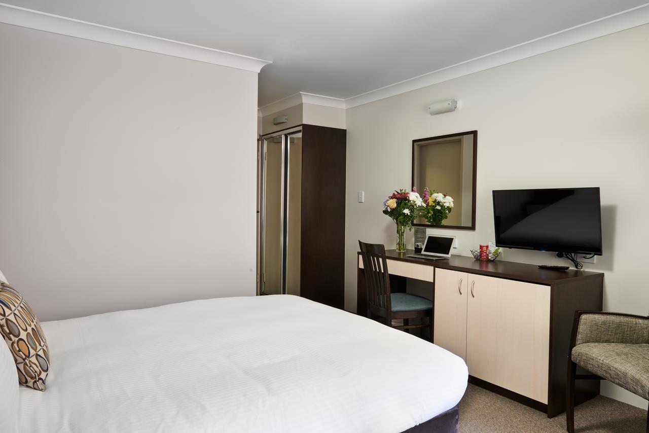 175 Westmead 4*
