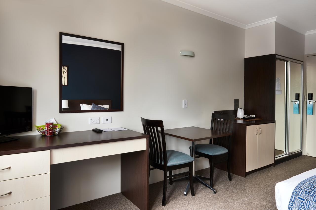 175 Westmead 4*