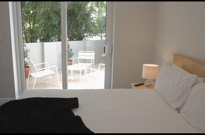 Airport Apartment *