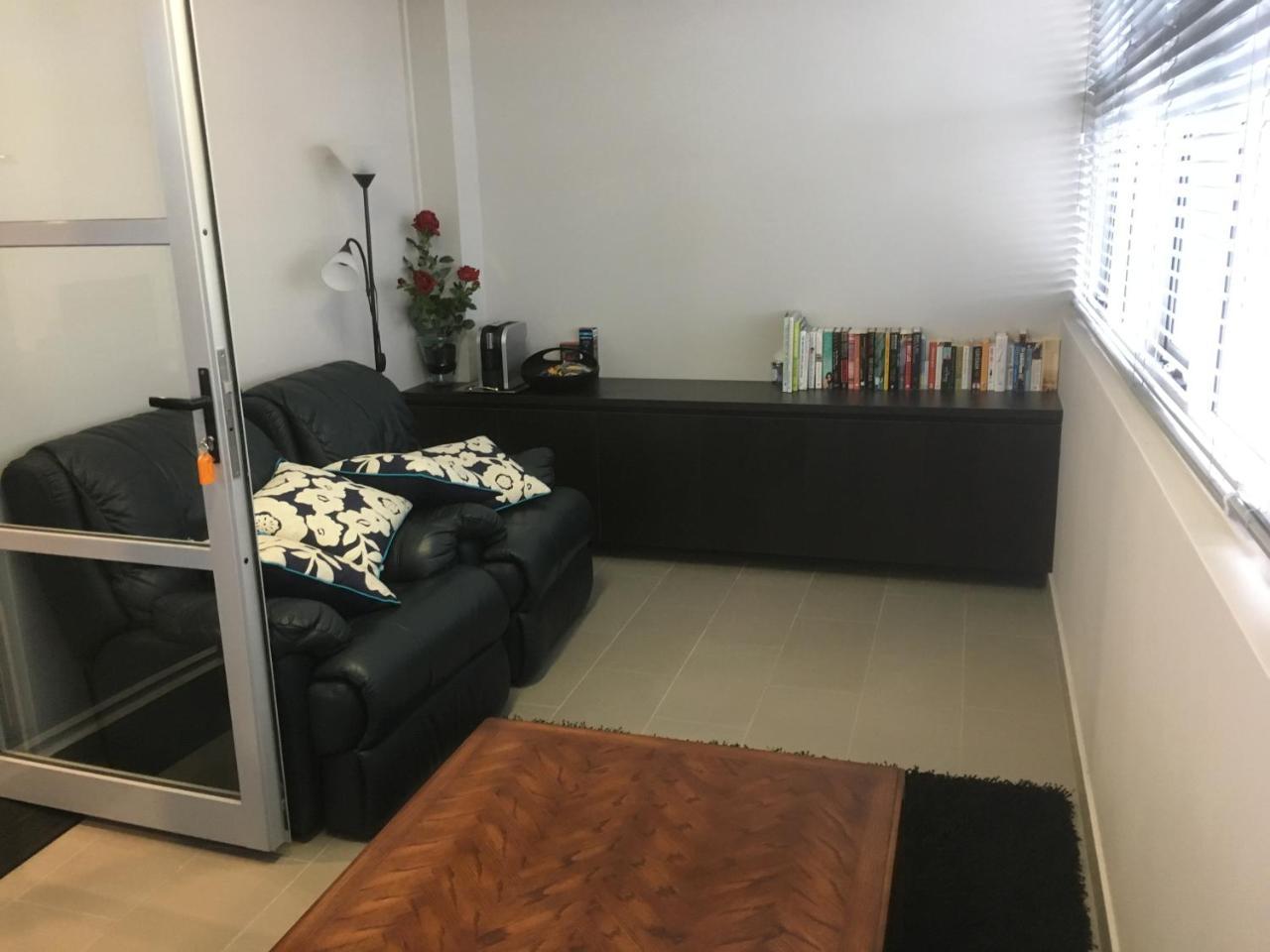 Med-Accom * Sydney
