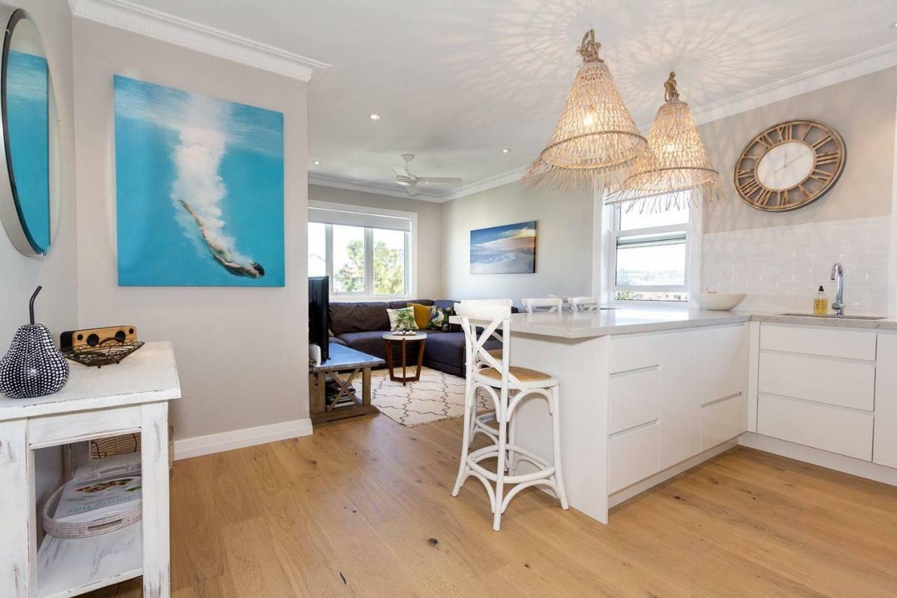 Bondi Breeze-hosted By:l'abode *