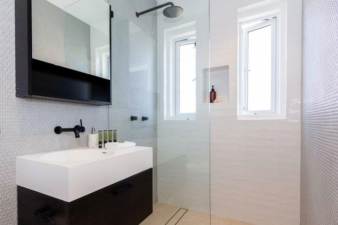 Bondi Breeze-hosted By:l'abode