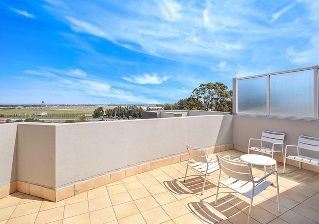 Airport Apartment