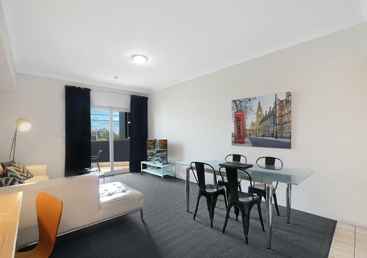 Airport Apartment