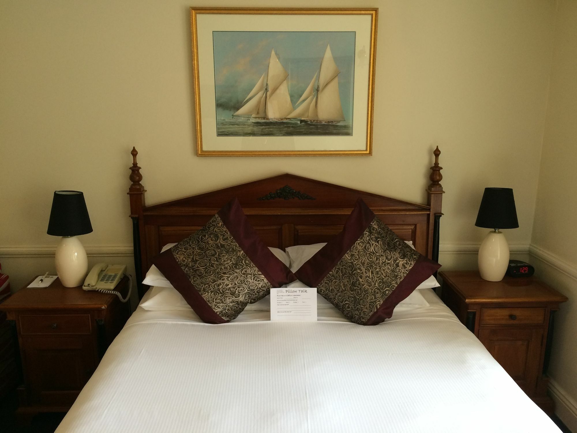 Twin Towers Hotel 4*