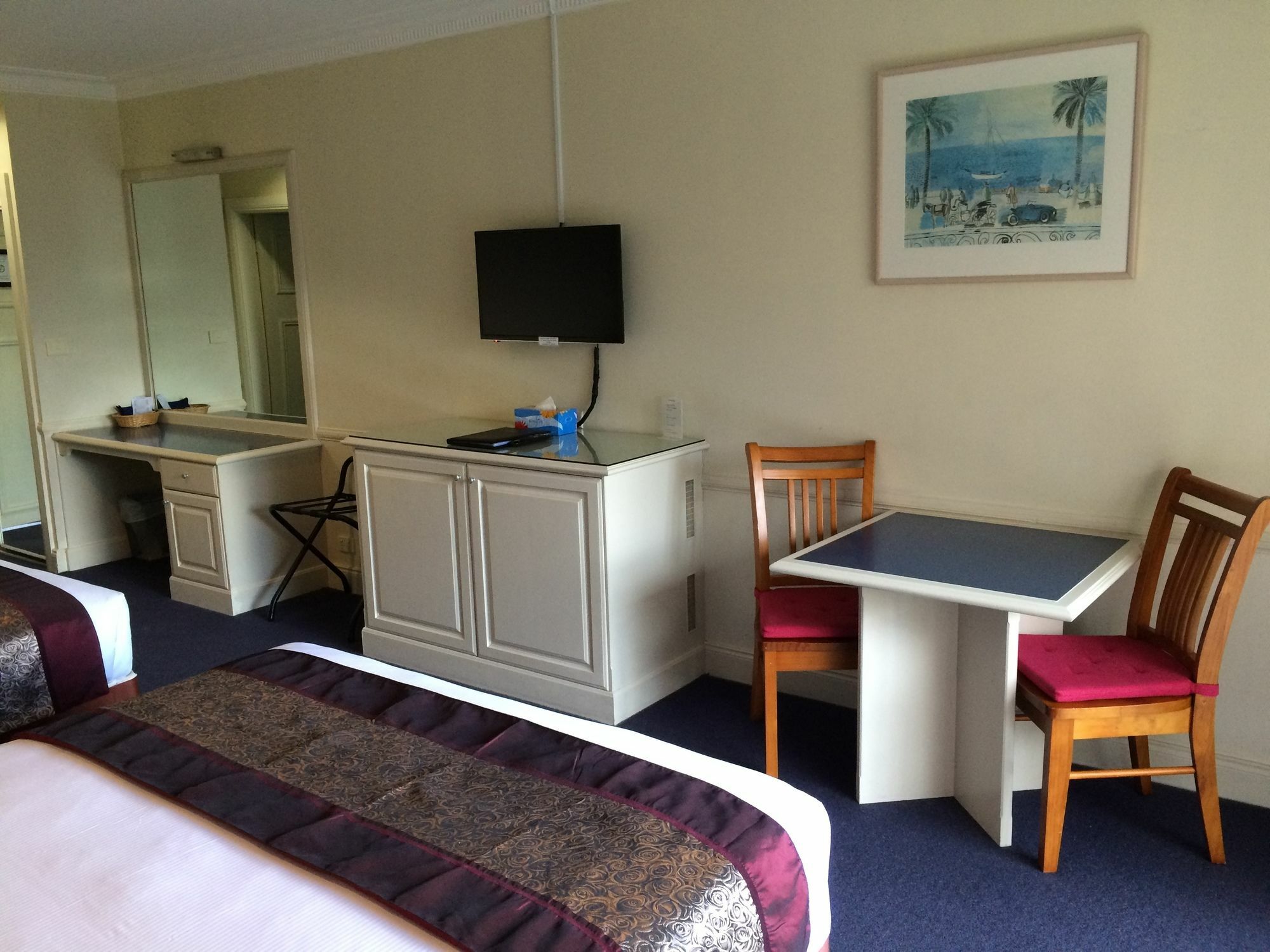 Hotel Twin Towers 4*