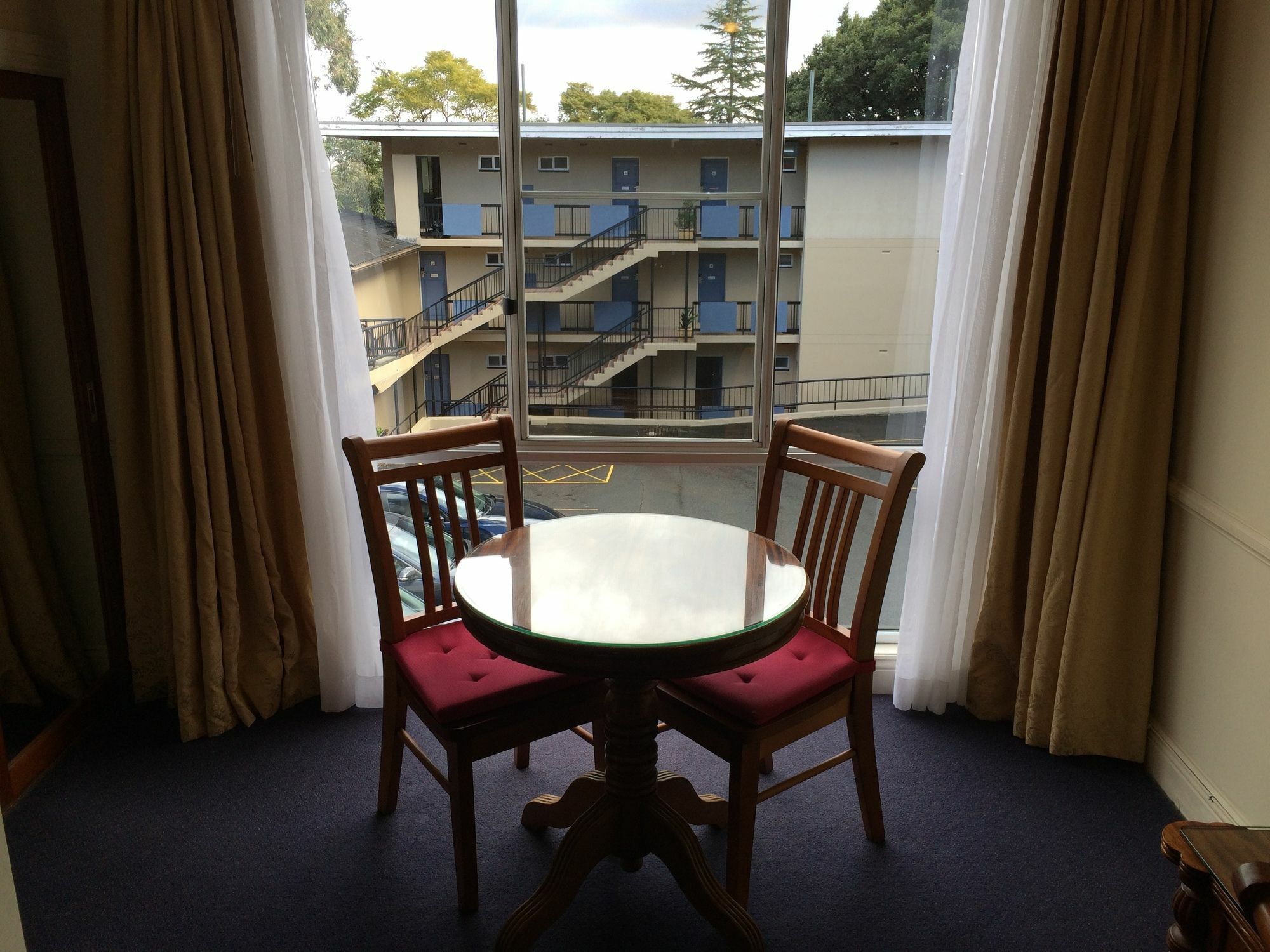 Twin Towers Hotel Sydney