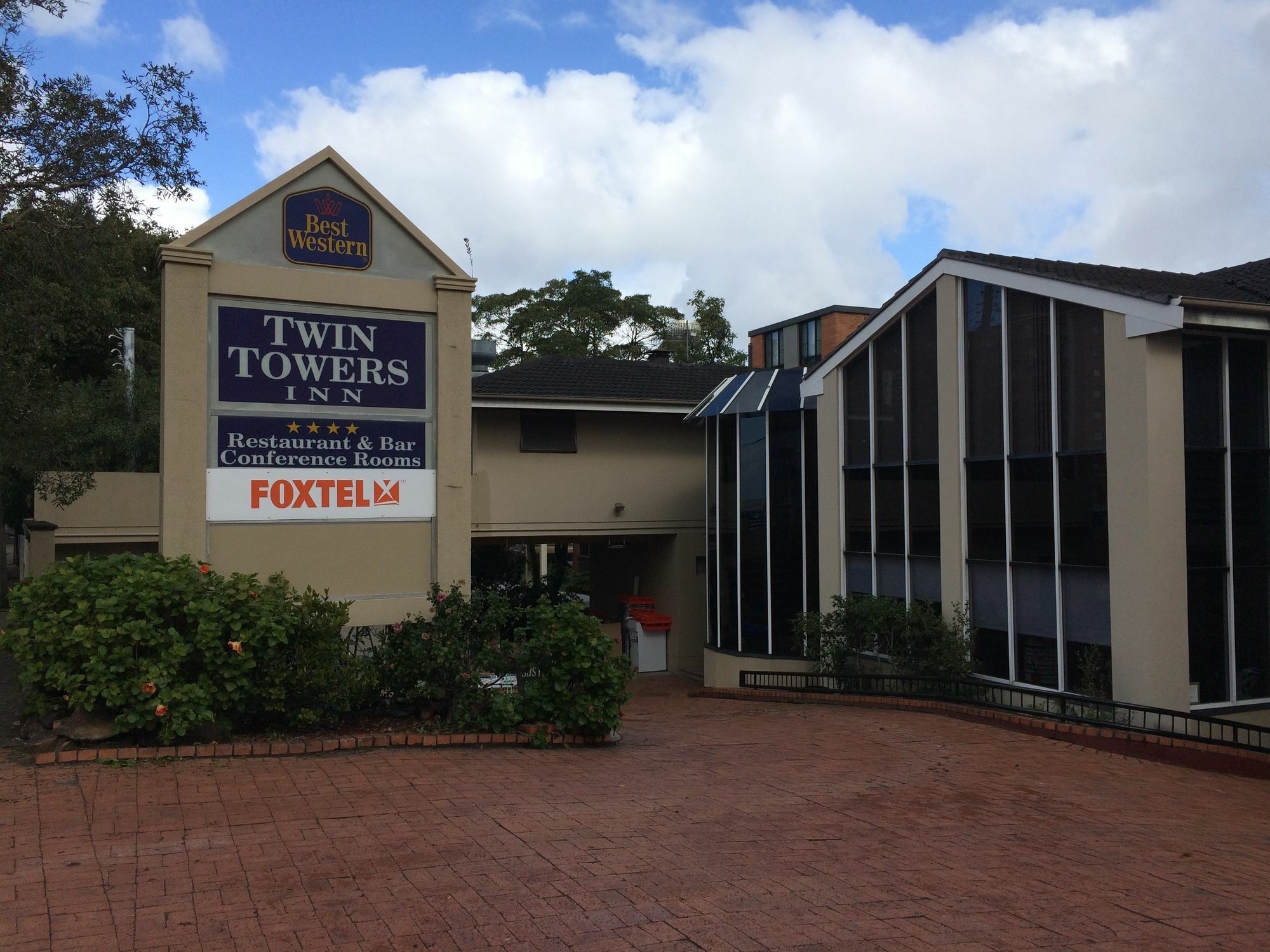 Hotel Twin Towers 4*