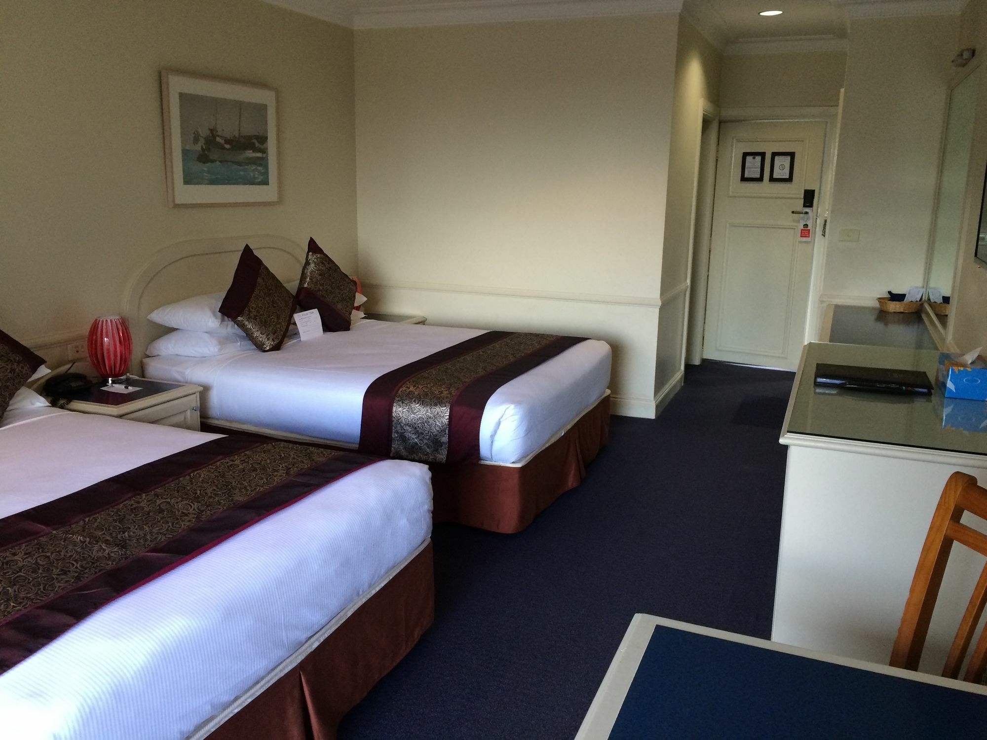 Twin Towers Hotel 4*