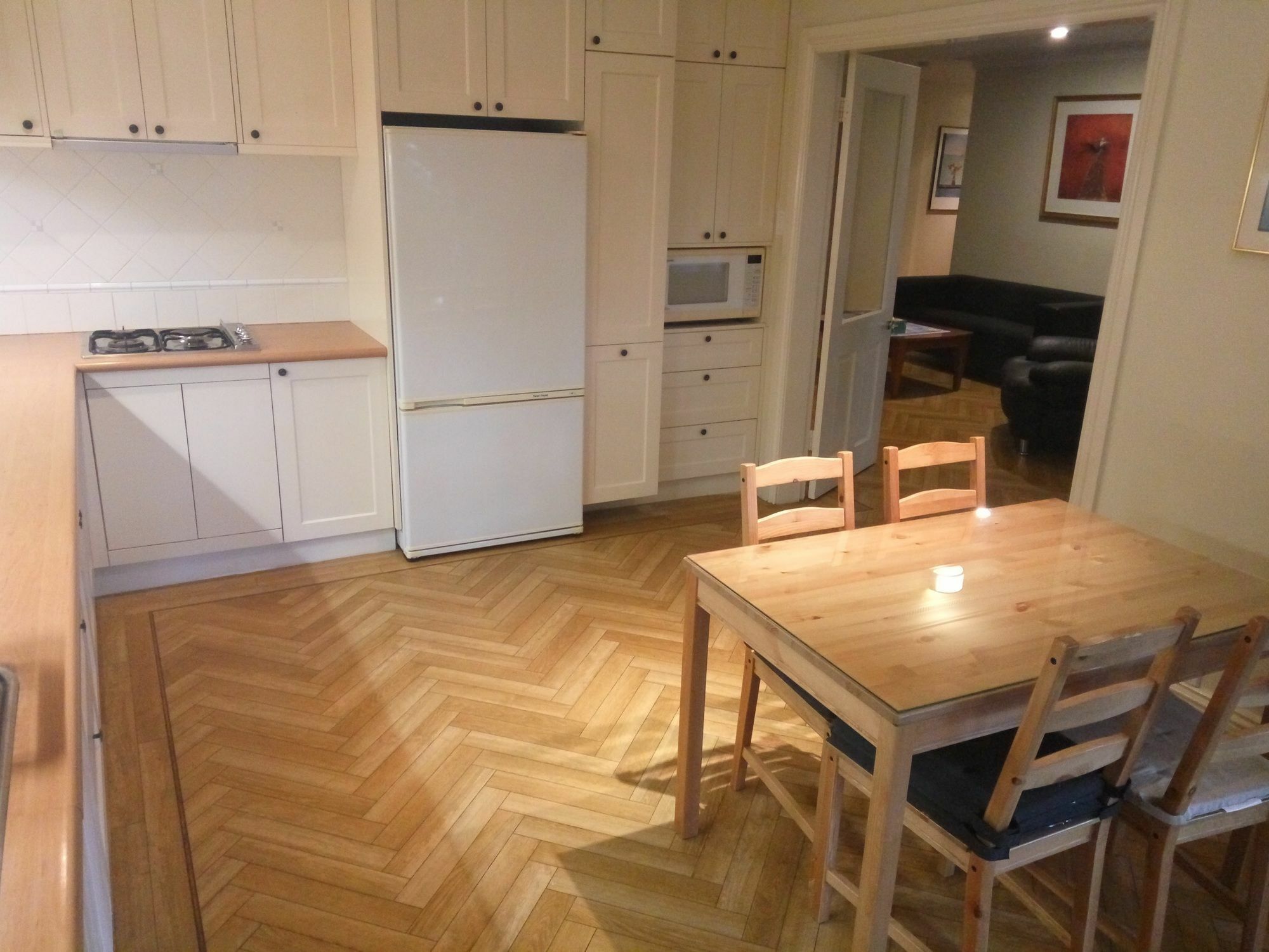 Twin Towers 4* Sydney