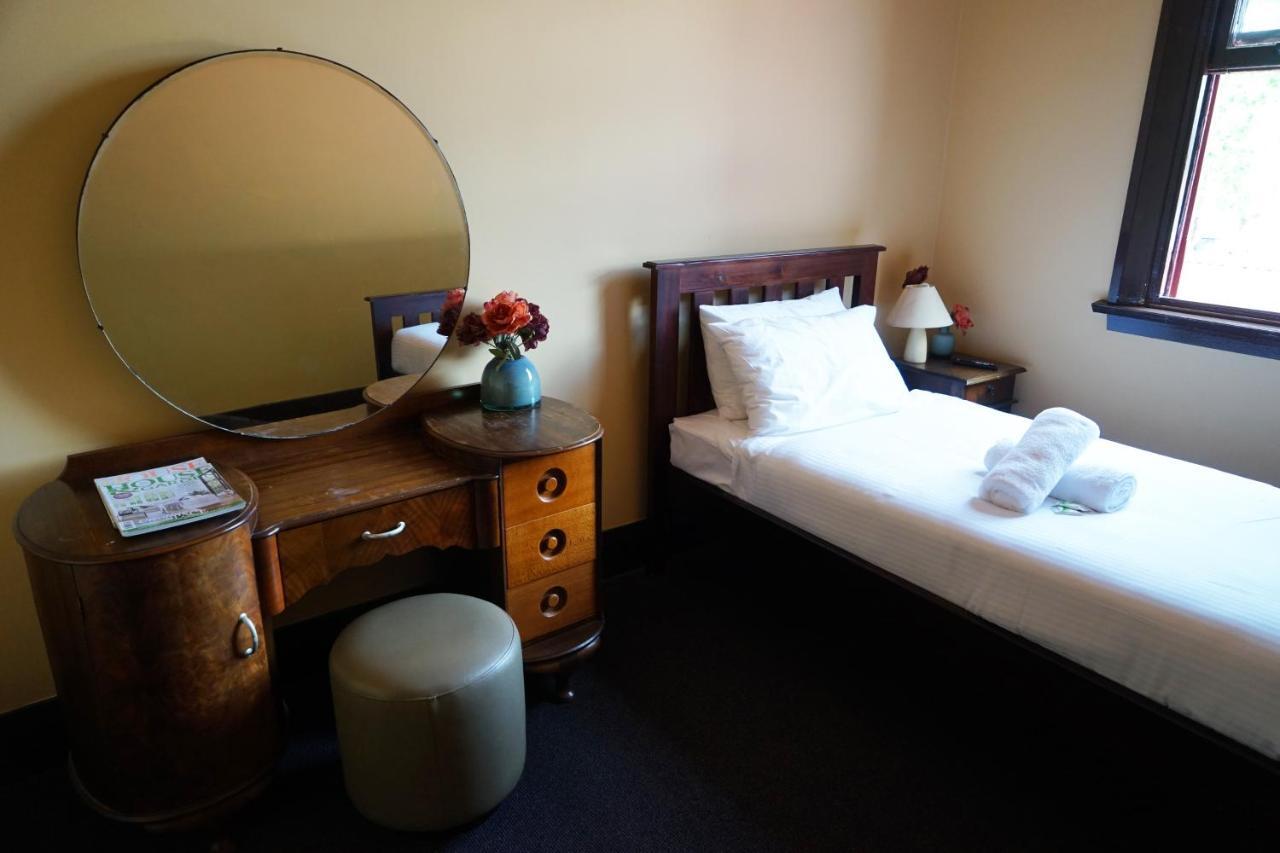 Hotel Sir Joseph Banks 2*
