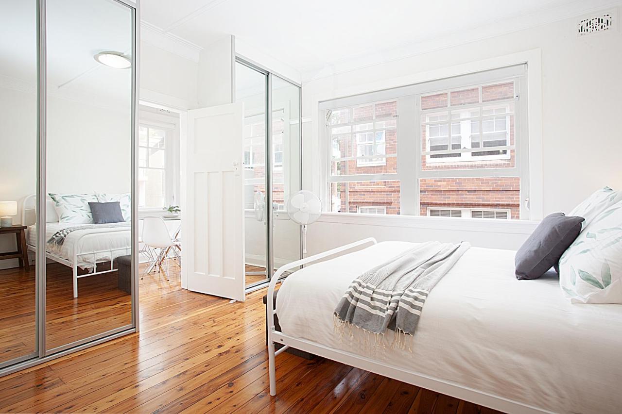 Sunlit 2-bed Metres From The Sydney