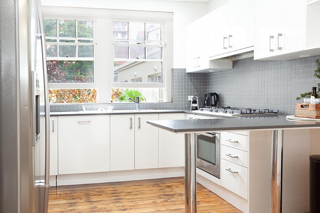 Sunlit 2-bed Metres From The Sydney