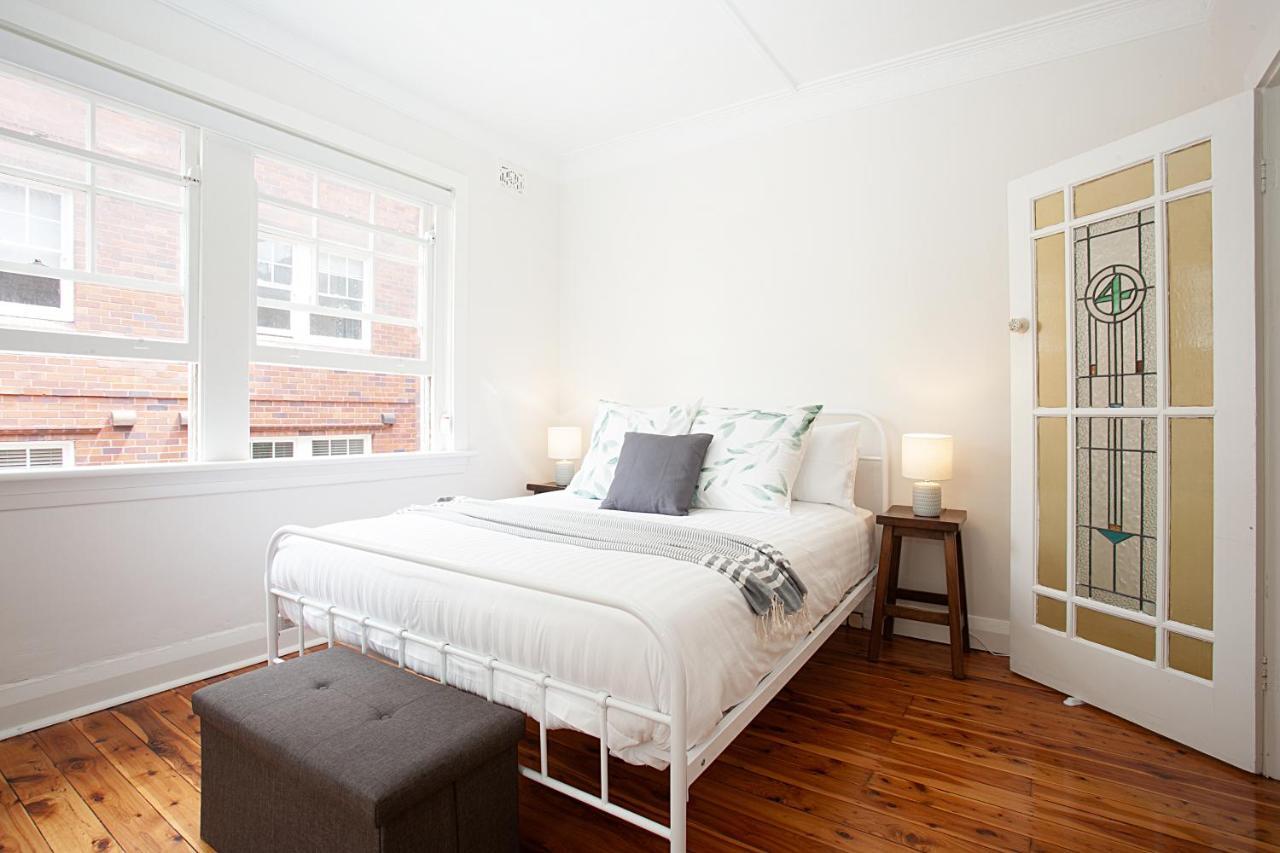 Sunlit 2-bed Metres From The * Sydney