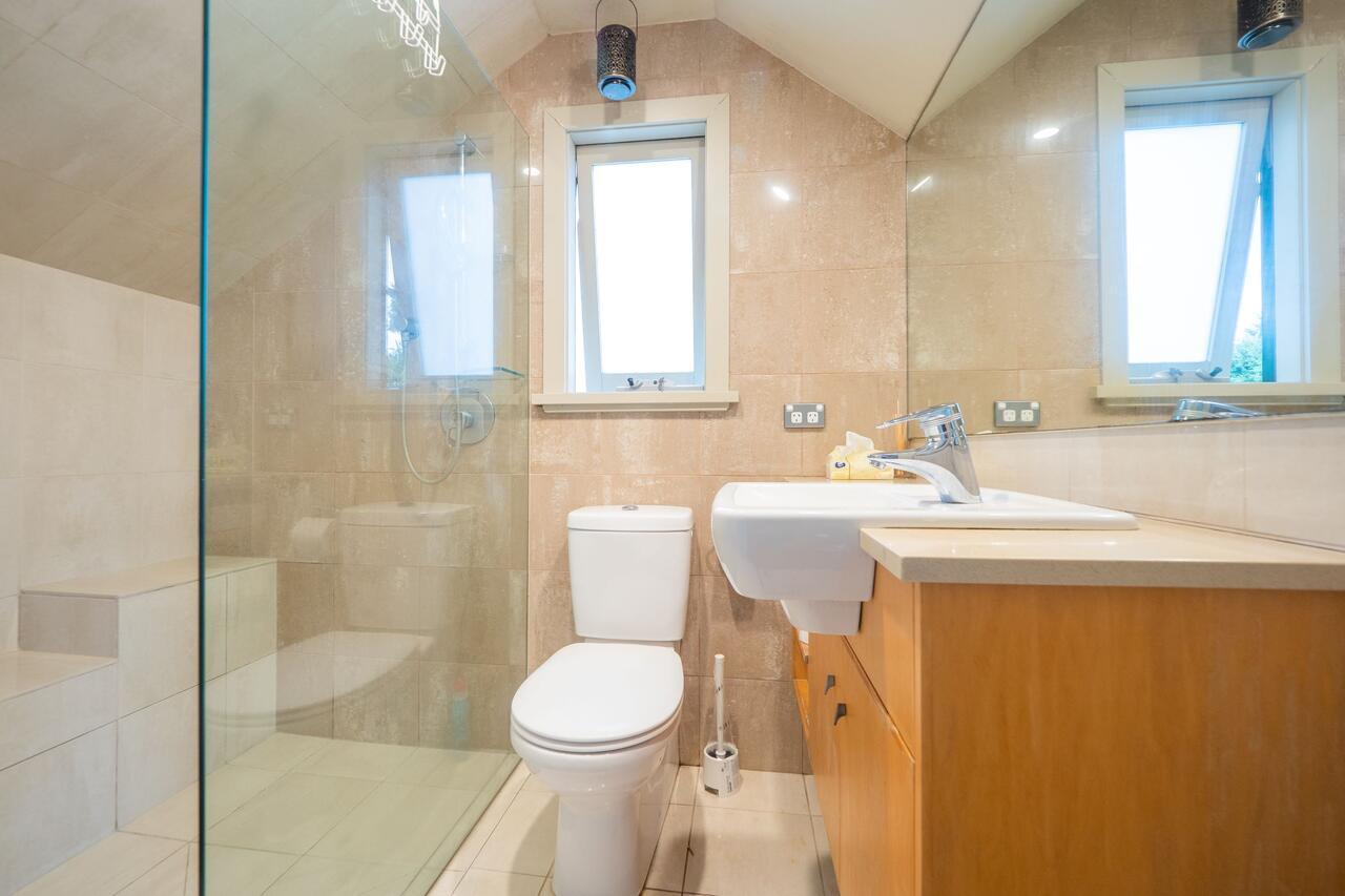 Quiet Private Studio In Strathfield With Kitchenette And Private Bathroom 3min To Station Sleeps 6